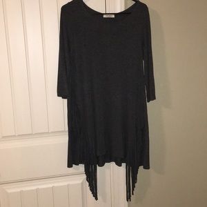 Gray tunic with finge